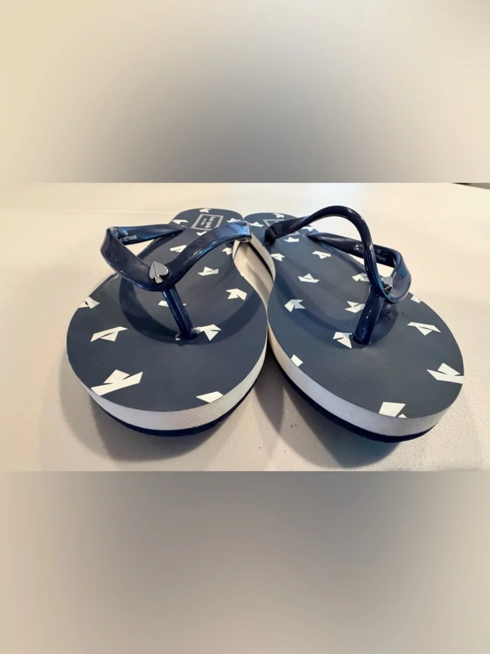 Kate Spade New York | ladies  Fiji flip-flop sandals. Size: 7B